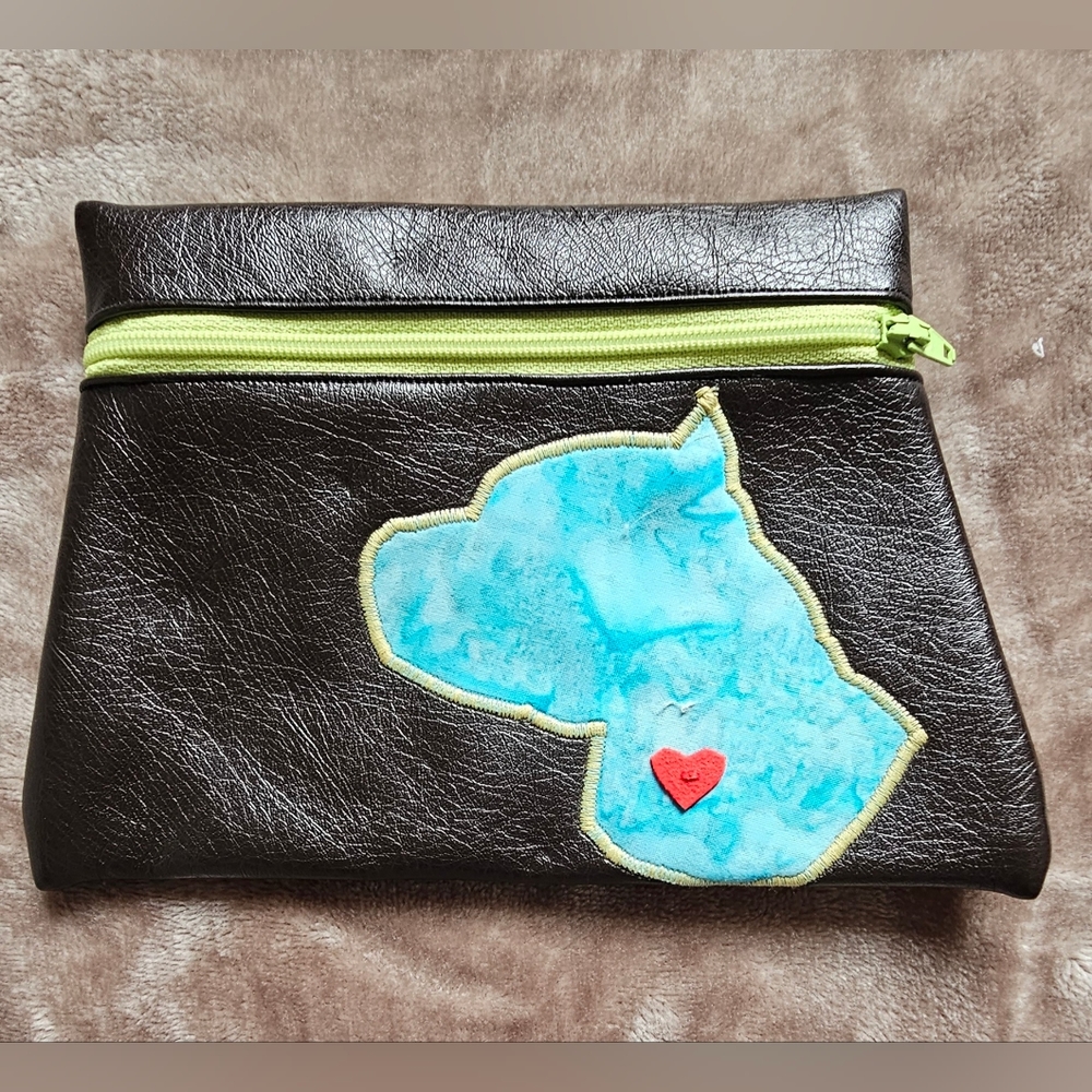 Driftwood Jones Studio Pit bull cosmetic case
